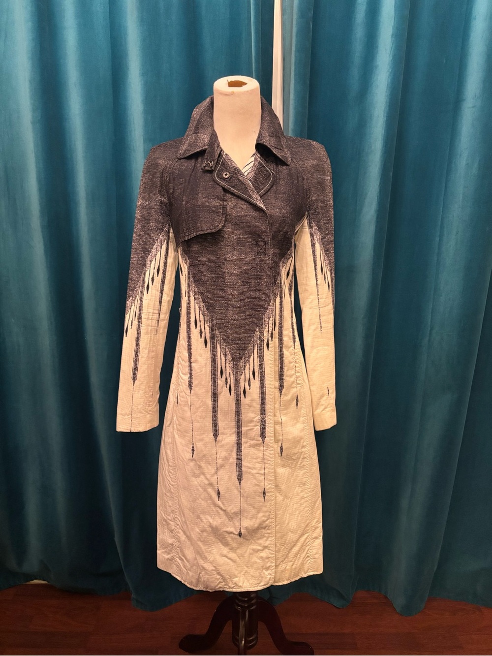 RACHEL Rachel Roy Two-Tone Black and WhiteFringe-Effect Long Sleeve Dress/Jacket